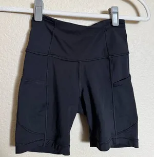 Lululemon Fast & Free shorts 6“ Non Reflective in black‎ thumbnail 1