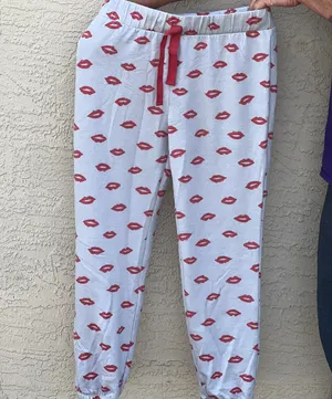 Jaclyn Intimates Loungewear Clothes Pajamas Sweatsuit Hoodie with Kisses thumbnail 4