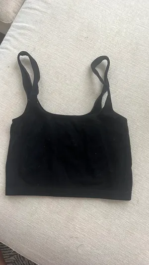 Simple black tank top thumbnail 2