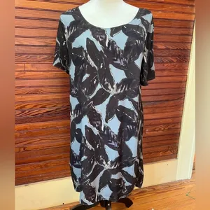Aritzia Wilfred Free Teigen Shirt Dress Leaf Print Short Sleeve Size M thumbnail 2