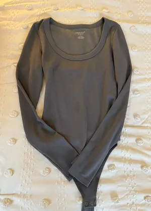 American Eagle gray scoop neck bodysuit thumbnail 1