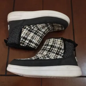 Hey Dude Mel Boucle Black boot womens size 9 thumbnail 8