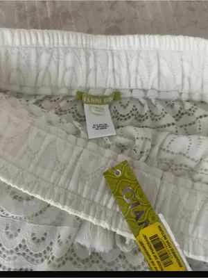 Gianni Bini White Eyelet Lace Shorts thumbnail 3
