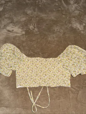 Kaii Yellow Floral Puff-Sleeve Tie-Front Crop Top with White Accents thumbnail 3