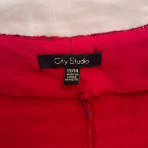 Red Tweed Button thumbnail 3
