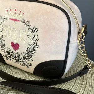 Juicy Couture Velour Y2K Crossbody‎ bag NWT thumbnail 4