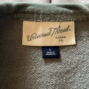 Universal Threads Women's Camo Cotton Pullover thumbnail 4