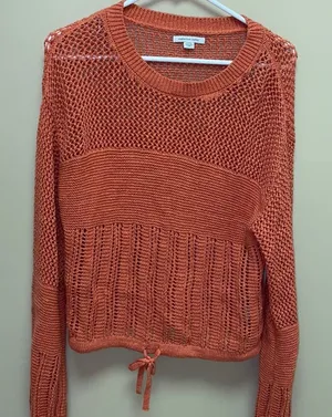 American Eagle coral colored sweater thumbnail 1