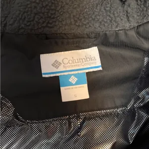 Columbia Women's Dark Gray Hooded Ski Jacket thumbnail 4
