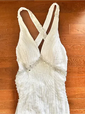 Elegant White Beaded V-Neck Halter Criss Cross Evening Prom Dress thumbnail 6