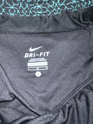 Womens large Nike Dri Fit shorts thumbnail 8