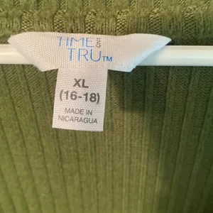 Time and Tru Green V-Neck Sweater thumbnail 2