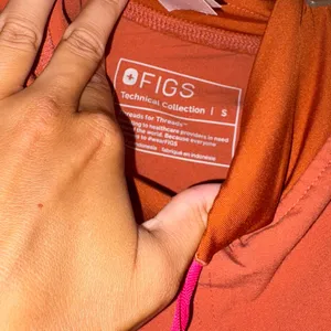 Figs Rust Scrub Top thumbnail 4