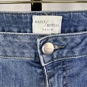 Daily Ritual Girlfriend Jeans Womens Plus 32 Blue Straight Leg Stretch Cropped thumbnail 6