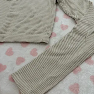 Garage ribbed cropped long sleeve scoop neck Size Xsmall thumbnail 3