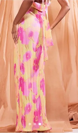 Pretty Little Thing Maxi Dress thumbnail 1