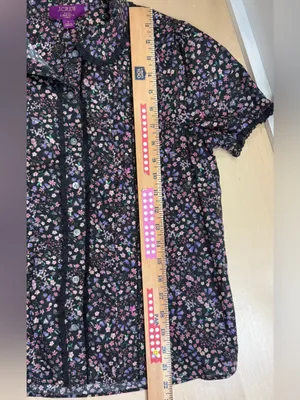 Jcrew Lace-Trim Button-Up Shirt in Liberty Strawberry Floral Fabric Size 2 thumbnail 8
