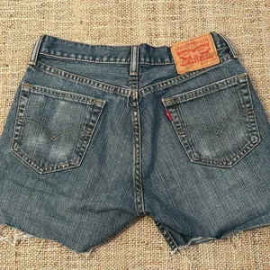 Levi's 501 Denim Jean Shorts Cut Off Blue Size 29 thumbnail 4