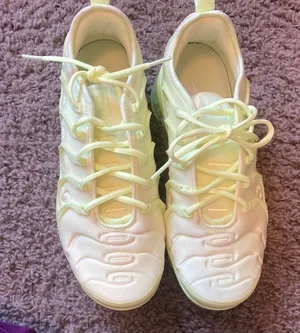 Nike Lime Green Sneakers thumbnail 1