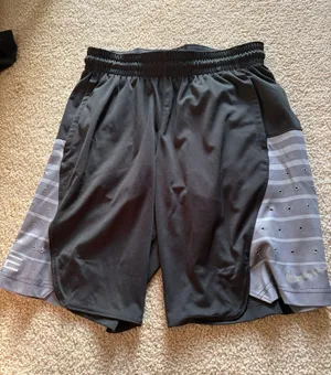 Nike Elite Men’s athletic shorts with gray side panels thumbnail 1