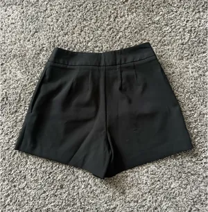 A new day Black High-Rise Tailored Women's Shorts thumbnail 3