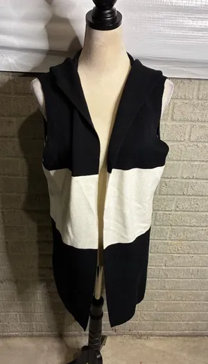 Sioni‎ Hooded Sleeveless Vest Black White Color Block Long Cardigan Knit thumbnail 1