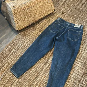 Levis Silvertab High Waisted Mom Jeans Tapered Women’s Size 29 Medium Wash thumbnail 9