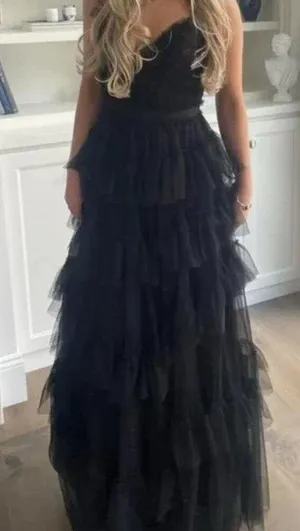 BETSY & ADAM Tiered Ruffle Tulle Gown in Black Size US 4 thumbnail 1