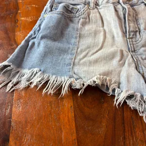 Altar'd State Two Tone Paneled Denim Shorts Blue Distressed Raw Hem Size 27‎ thumbnail 6