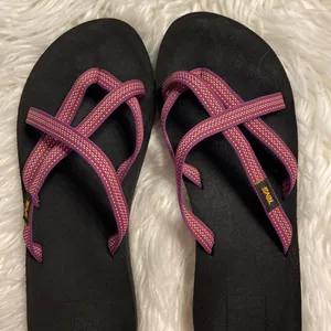 TEVA Sandals size 9 excellent condition please see all pictures thumbnail 10