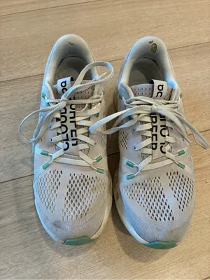 On Running Women’s CloudSurfer Running Shoe Pearl Ivory Size 10 *READ thumbnail 4