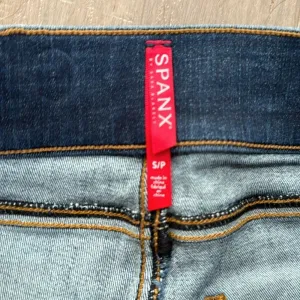 Spanx Women’s Blue Denim Skinny Jeggings Jeans Crop Ankle Pants Sz S thumbnail 3