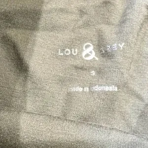 Lou & Grey Green Pocket Leggings Women’s Small thumbnail 3