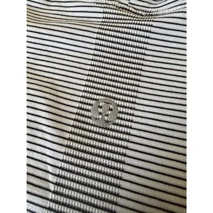 Lululemon Swiftly Tech Short-Sleeve Shirt 2.0 Tempo Stripe White/Black Size 6 thumbnail 4