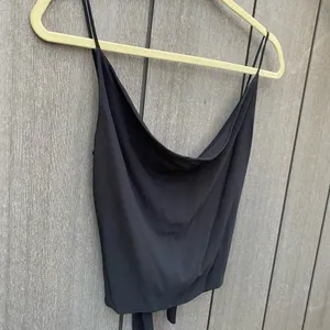 Express Black Top thumbnail 3