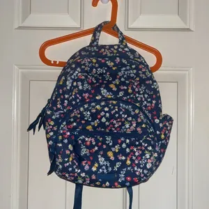 Vera Bradley thumbnail 1