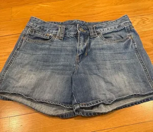 Gap womens jeans shorts size 6 . thumbnail 1