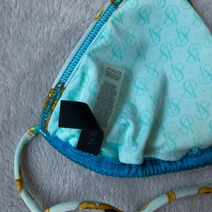 Victoria's Secret Diecut String Bikini Top XS thumbnail 2