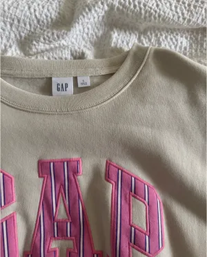 Gap Crewneck thumbnail 3