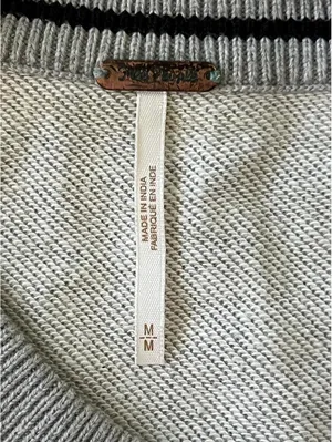 Free People Boho Distressed Oversized Cable Knit Tunic Sweater size medium 🤍 thumbnail 6