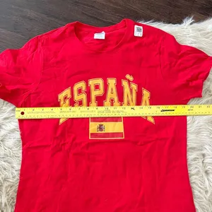 NWOT Red "Espana" Spanish Flag Graphic T-shirt Size L thumbnail 4