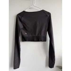Lululemon Wunder Train Crop Long Sleeve Emboss Crop Top Womens Small Activewea thumbnail 2