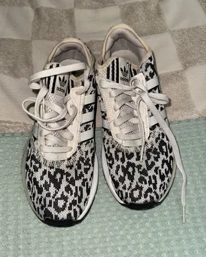adidas Originals Women's Swift Run X sneakers size 7.5 thumbnail 1