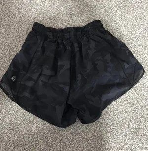 Lululemon Hotty Hot Shorts thumbnail 2