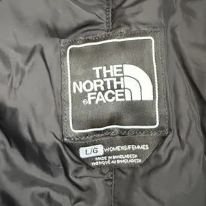 The Northface woman’s black snow pants size L EUC thumbnail 6