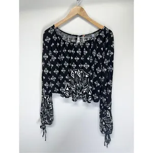 Free People Cropped‎ Top Washed Black Dazed Print Size Small Jersey Long Sleeve thumbnail 3