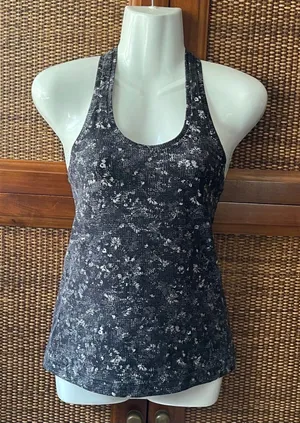Lululemon thumbnail 1