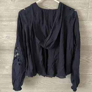 Free People Navy Blue Hooded Peasant‎ Blouse Eyelet Lace Tassel XS OB639387 thumbnail 4