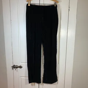 Old‎ Navy Black Velvet Wide Leg Trouser Pants Full Length Women's Size Small thumbnail 3