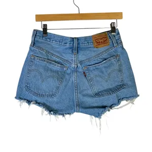 Levis 501 Light Wash Distressed Denim Shorts High Rise Daisy Dukes Size 27 thumbnail 5